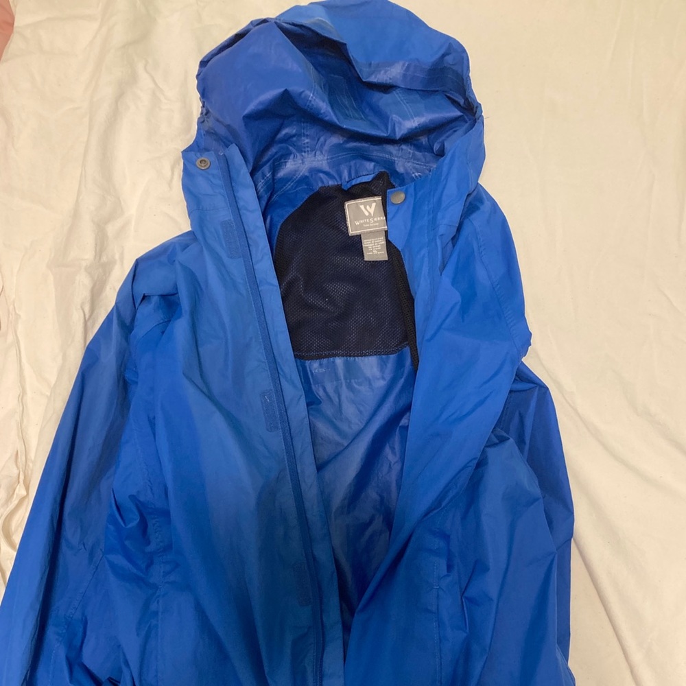 White Sierra blue Women’s windbreaker/ raincoat XL